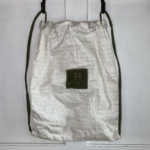 🎓 Beba White Backpack